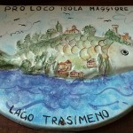 Logo di ceramica, designo di Maria Letizia BITTONI, opera di Marco SOLDATINI.