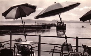 1963 - Pontile de Castiglione del Lago vu du Lido communal.