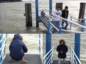 Une jeune photographe, plutôt téméraire, abandonnée par ses compagnons, se risque à prendre une photo un peu casse-cou...