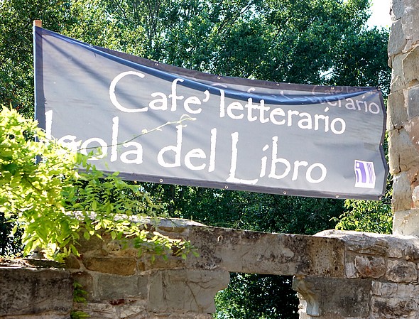 Il sede principale di attività del Café Letterario all’ Isola Maggiore, 2014.