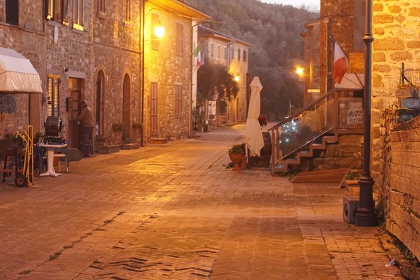 Demi-tour pour aller au pontile et aux deux darses.